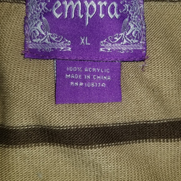 Sweater - Picture 4 of 4